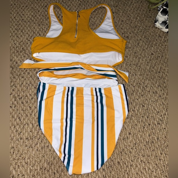 one price full coverage swimsuit - Picture 2 of 2